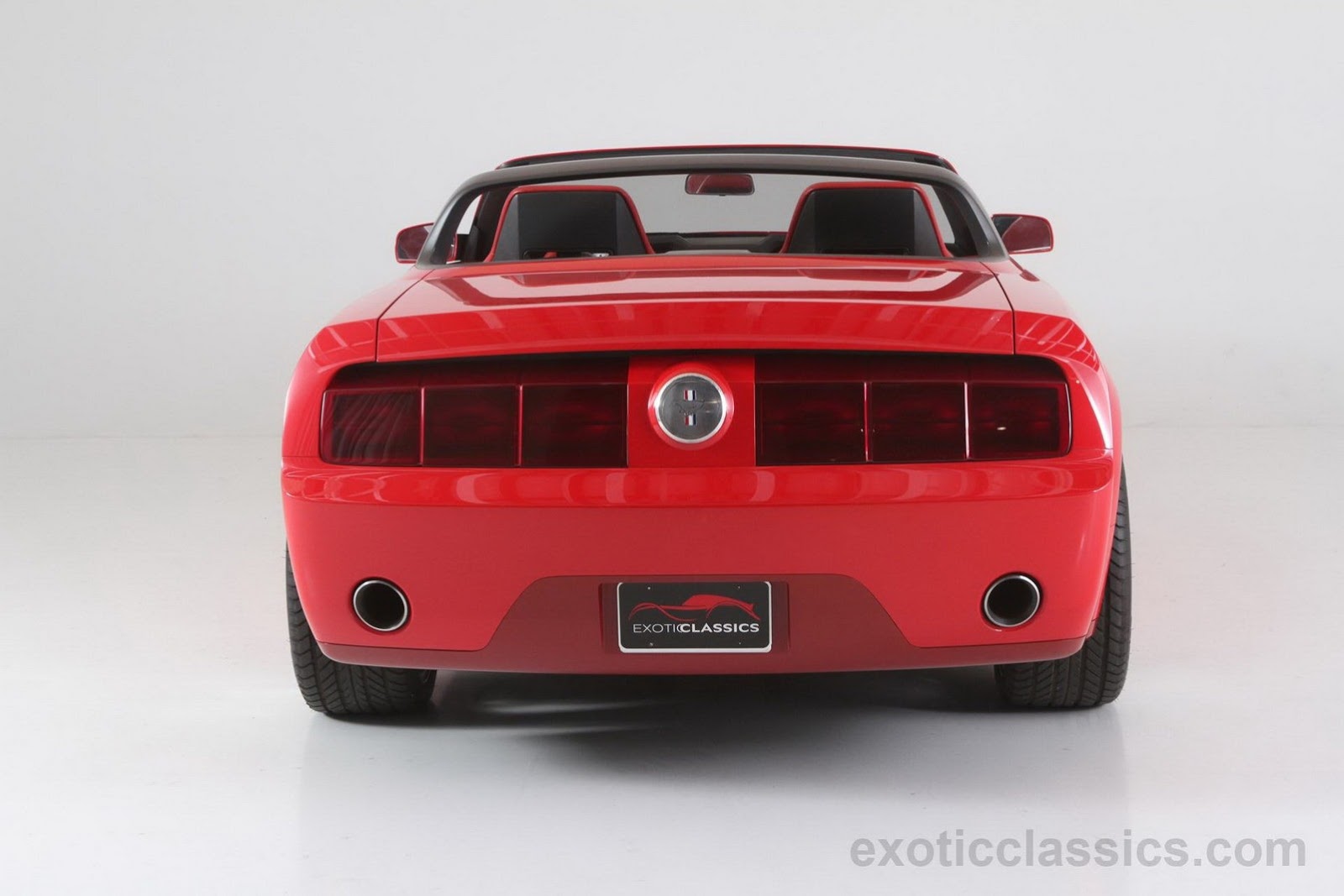 [2004-Ford-Mustang-GT-Convertible-Concept-4%255B4%255D.jpg]