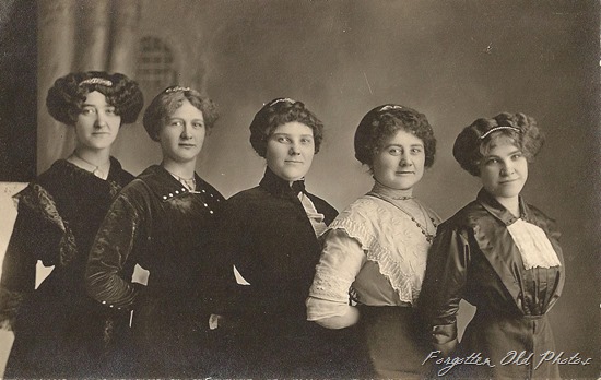 Postcard five women Artura Postcard DL Antiques