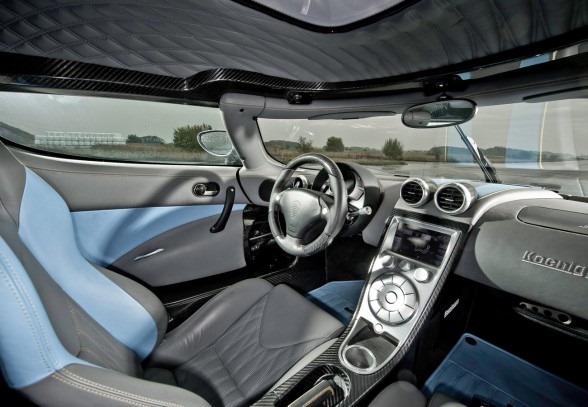 [2012-Koenigsegg-Agera-Interior%255B3%255D.jpg]