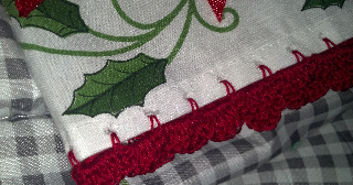 PaPeRpLaTeS: Crocheted dish towels Christmas style