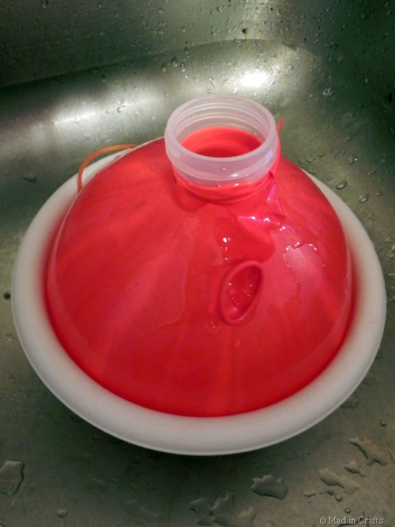 [put-small-cylinder-in-balloon8.jpg]
