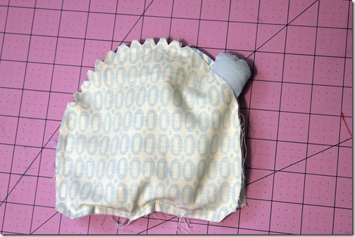 20 stitch body, leave gap to turn, knotch curves, clip corners_touch up