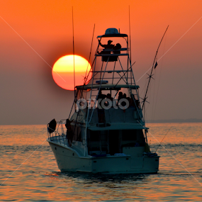 Show time  by Silvia Mininni - Transportation Boats