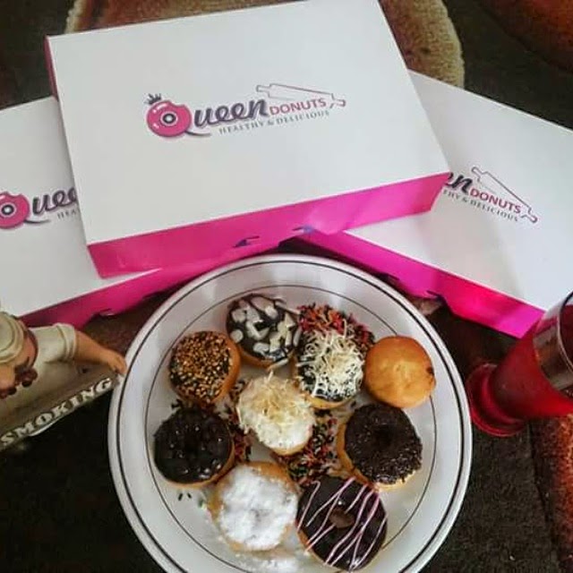 QUEEN DONUTS Aneka Queen Donuts