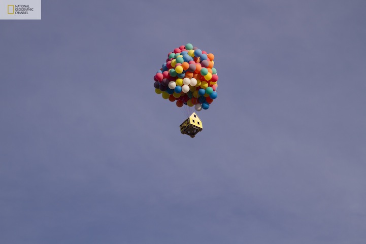 Flying-Balloon-House-Inspired-by-Disney-Pixar-Movie-Up-12.jpg