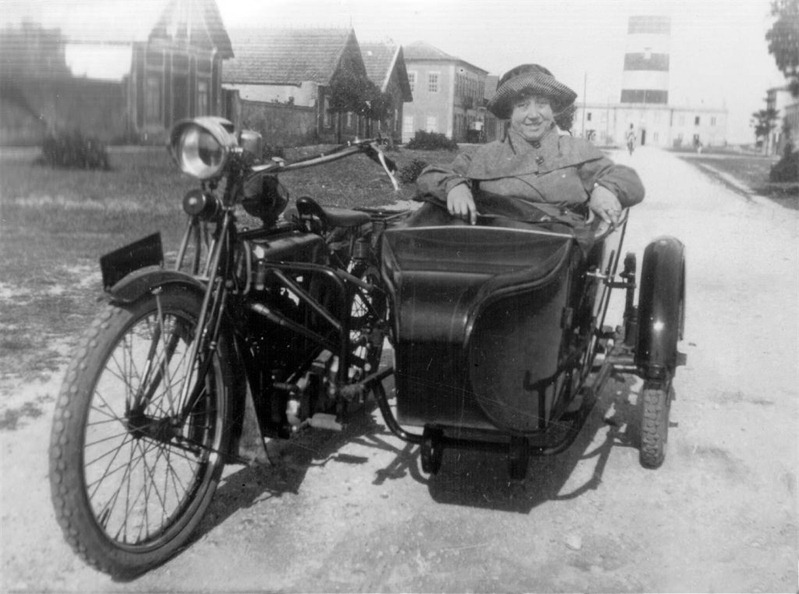 [1922%2520Moto%2520com%2520Sidecar%255B7%255D.jpg]