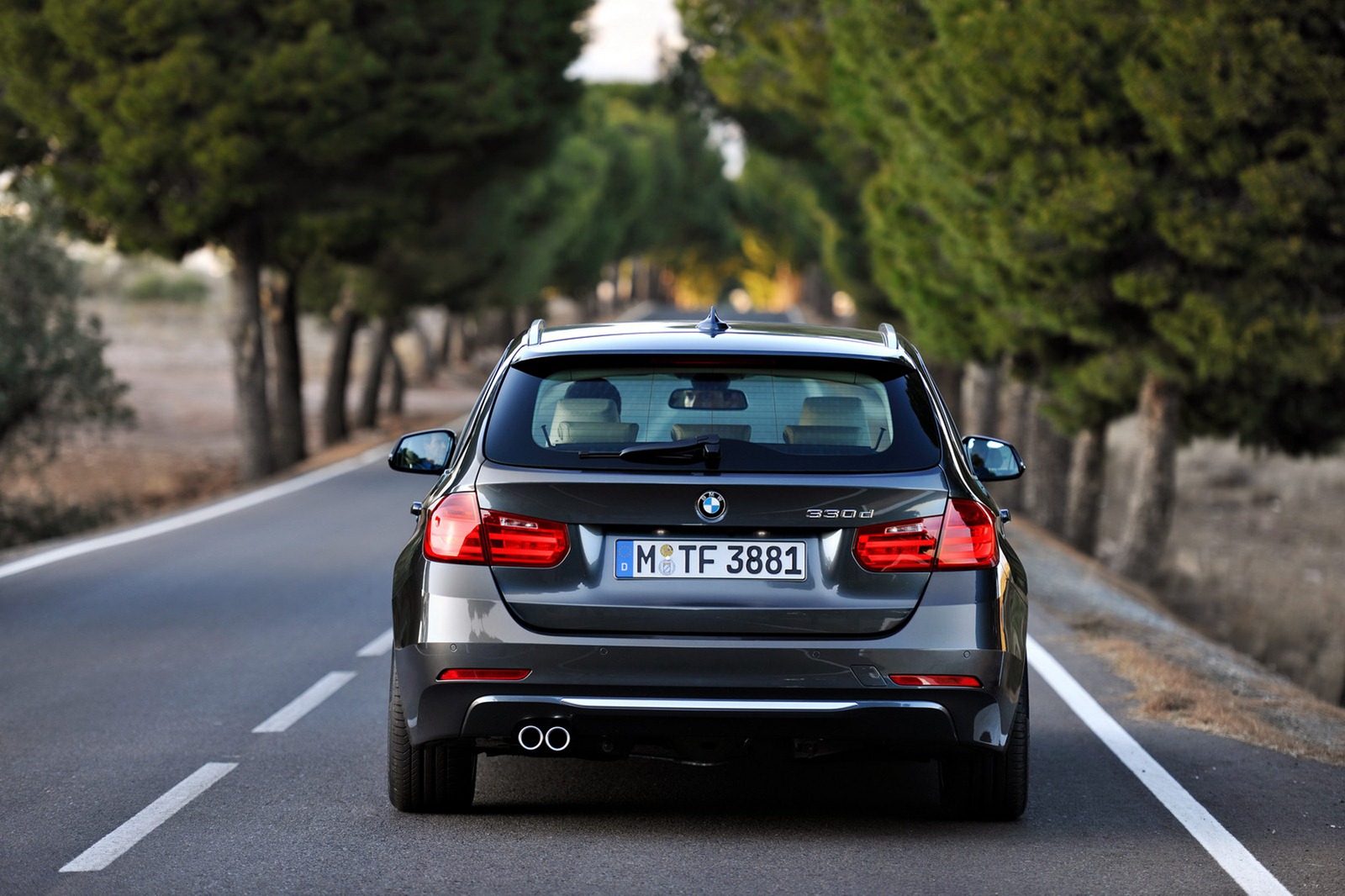 [2013-BMW-3-Series-Touring-15%255B2%255D.jpg]