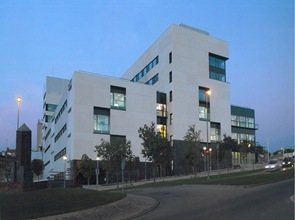 edificio-moderno-Hospital-Sant-Joan-de-Déu-Manresa edificio-moderno-Hospital-Sant-Joan-de-Déu-Manresa