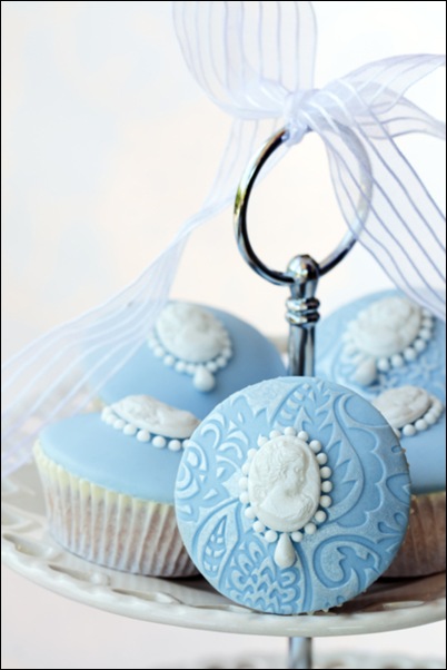 blue cameo cupcake