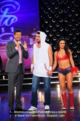 Marcelo presenta a Pedro Alfonso y Julieta.JPG