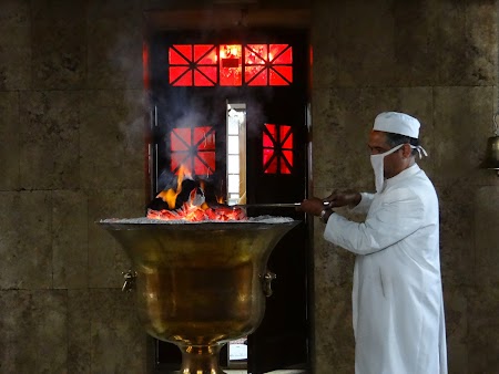 15. Preot zoroastrian.JPG