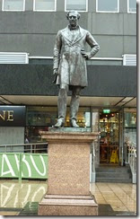 1 robert stephenson at euston station 1 robert stephenson at euston station