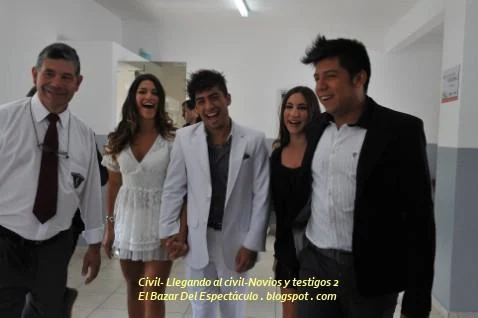 Civil- Llegando al civil-Novios y testigos 2.JPG