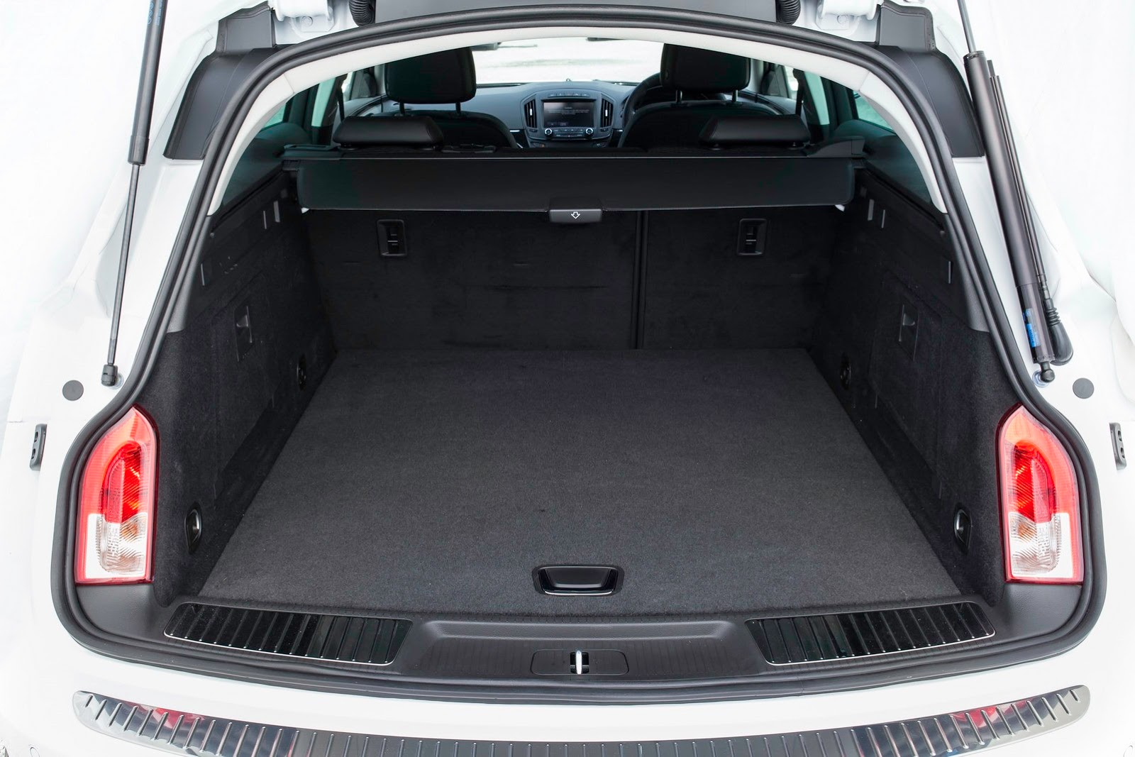 [2014-Vauxhall-Insignia-Country-Tourer-5%255B2%255D.jpg]