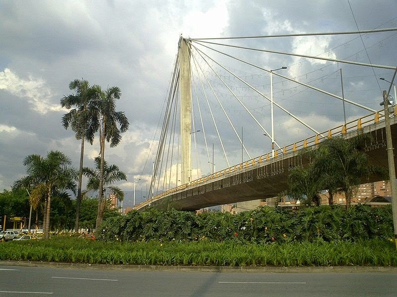 [800px-Viaducto-Envigado%255B2%255D.jpg]