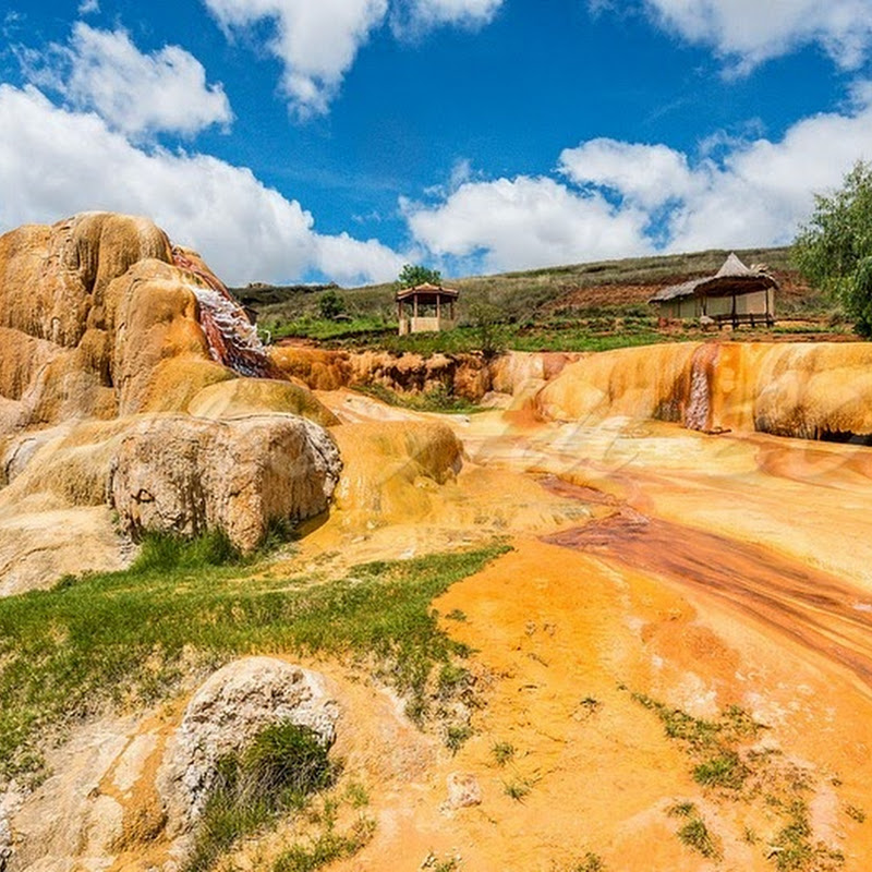 Cold Water Geysers of Analavory Amusing