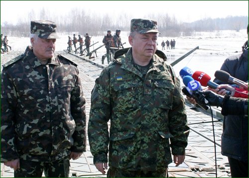 Украинские военные на учениях