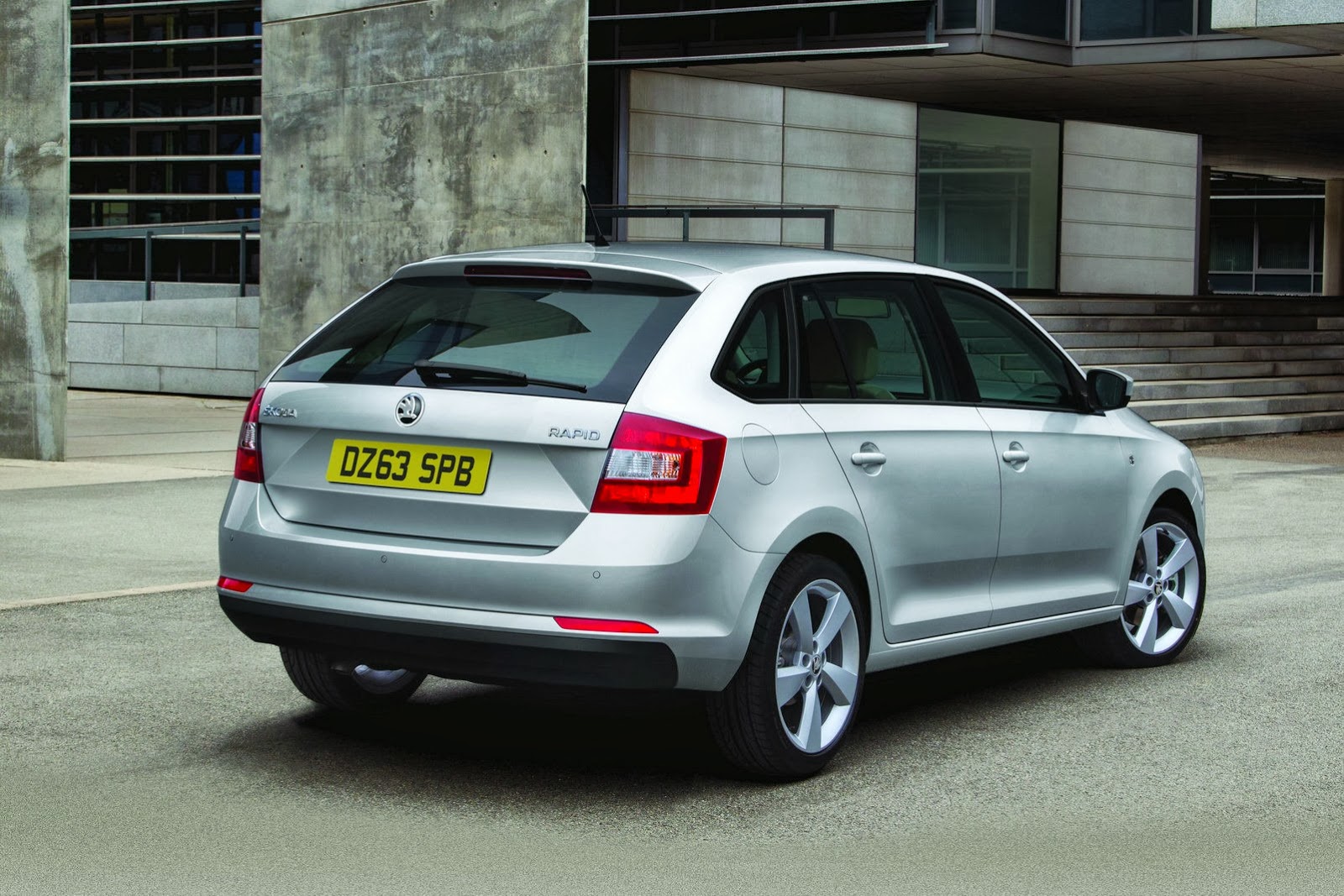 [Skoda-Rapid-Spaceback-UK3%255B2%255D.jpg]