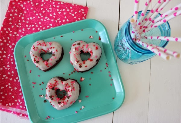 Valentine Red Velvet Donuts #valentine #donut #redvelvet