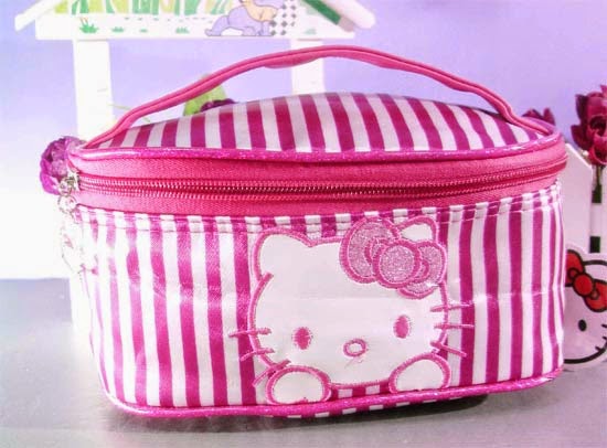 bolsinha-necessaire-maquiagem-hello-kitty-i-love-pink-10.jpg