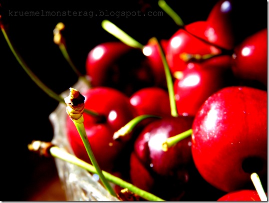 with me is good cherry eating (3)