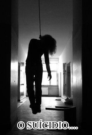 suicidio-mulher-enforcada