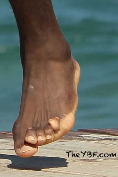 lebron feets