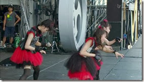BABYMETAL_catch-me-if-you-can_13