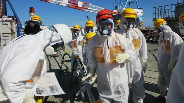 Trabajadores de la central nuclear de Fukushima