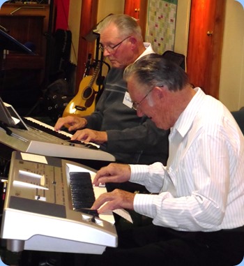 Ron Stanwell and Roy Steen playing at the Raglan Club Concert