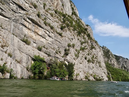 Croaziera pe Dunare: sub Ciucarul Mare