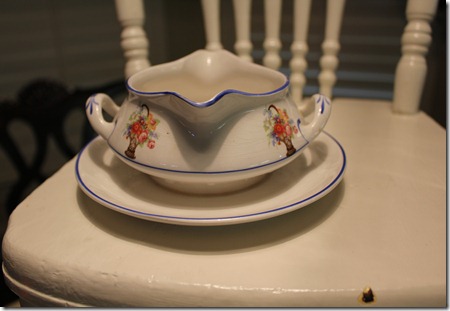 homer laughlin bouquet gravy with underplate
