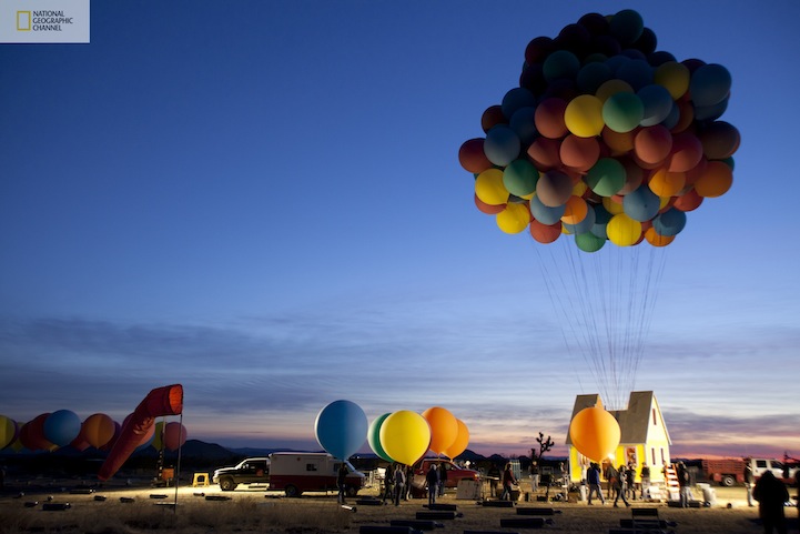 Flying-Balloon-House-Inspired-by-Disney-Pixar-Movie-Up-3.jpg
