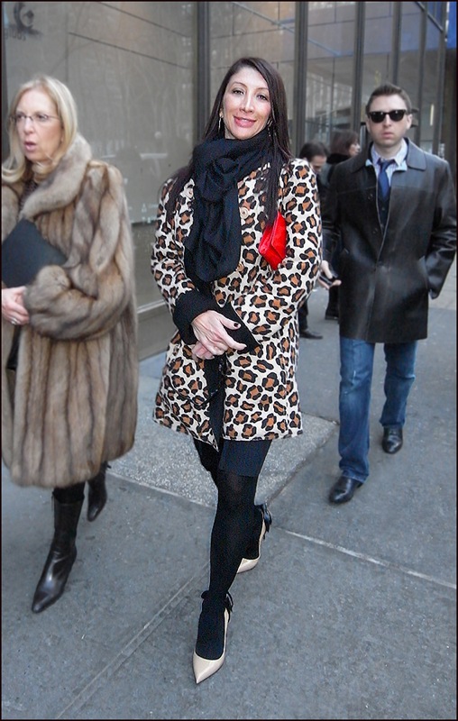 w leopard print coat black scarf red clutch bag very pointed beige heeled pumps 2 ol