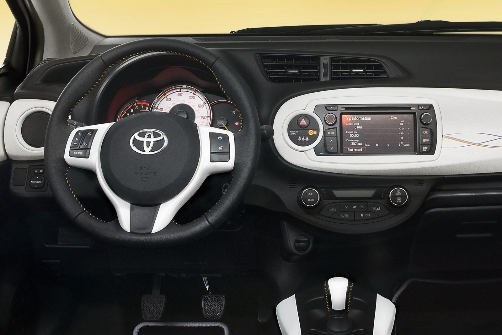 [2013-Toyota-Yaris-Trend-9%255B2%255D.jpg]