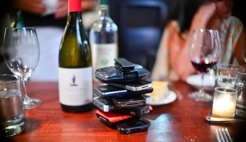 The Phone Stack- un divertido juego para dejar de usar el celular