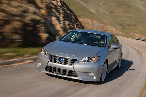 2013-Lexus-ES-07.jpg