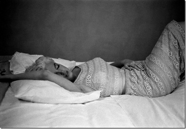 Eve Arnold_ Illinois. Bement. US actress Marilyn MONROE resting. 1955.