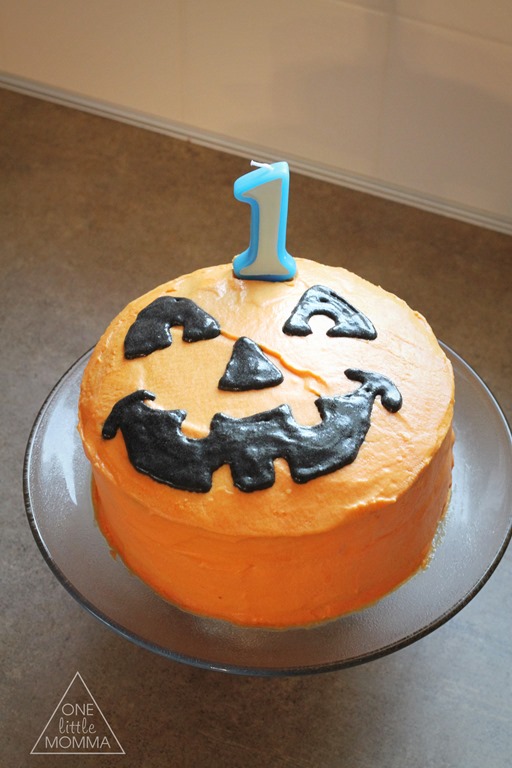 [pumpkin-birthday-cake%255B5%255D.jpg]