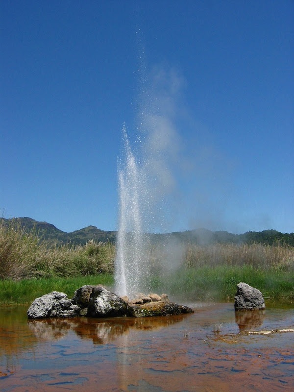 valley-of-geysers-1