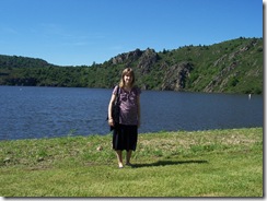 2012.06.01-014 Stéphanie au lac de Grangent