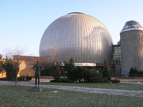 80. Berlín Zeiss Planetarium (Berlín, Alemania)