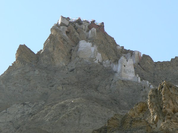 Obiective turistice Tibet: dzong la Shegar.JPG