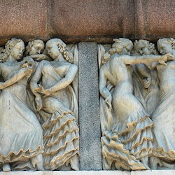 Monumento Julio Romero de Torres.Cordoba-2.jpg