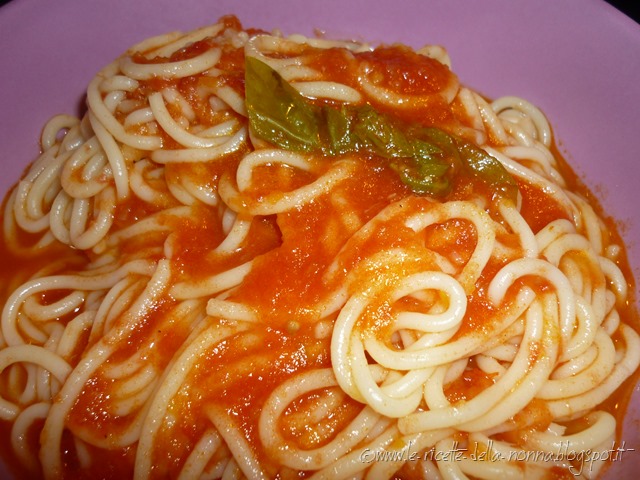 [Spaghetti-al-sugo-di-pomodoro-e-basi%255B16%255D.jpg]