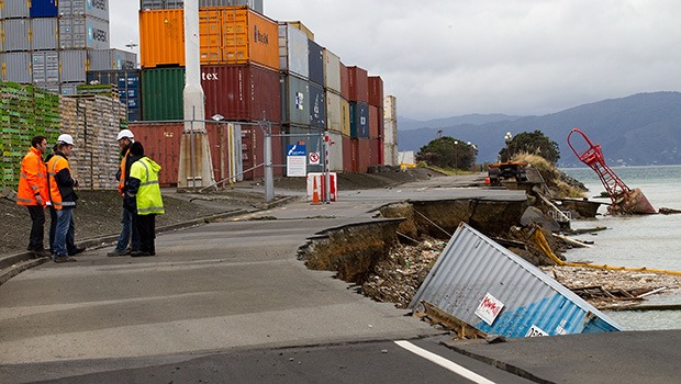 [Wellington%2520port-earthquake-damage-22jul13%255B4%255D.jpg]