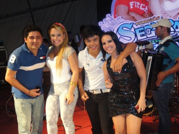 [FORR%25C3%2593%2520SEGURA%25C3%258A%2520NO%2520SHOW%2520DE%2520PRE%25C3%2587O%255B3%255D.jpg]