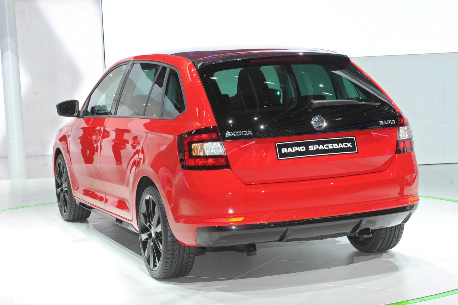 [2014-Skoda-Rapid-Sportback-5%255B2%255D.jpg]