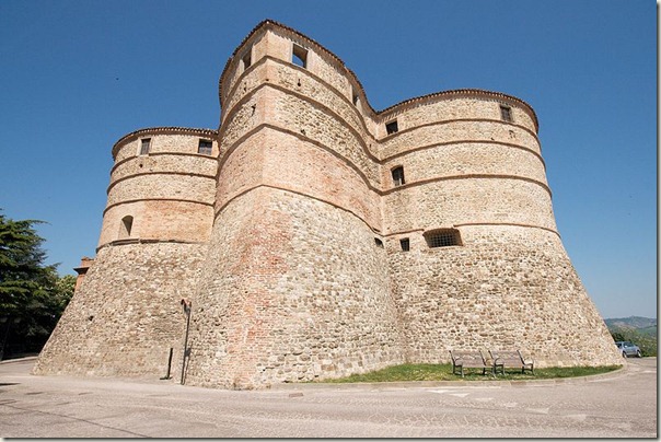 Marche_Sassocorvaro_Mini-castle