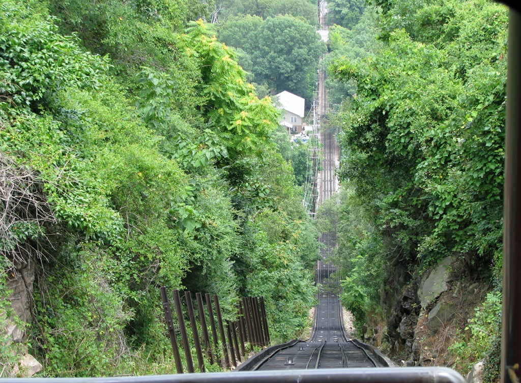 [8795%2520Lookout%2520Mountain%252C%2520Tennessee%2520-%2520Incline%2520Railway%2520-%2520going%2520up%255B3%255D.jpg]